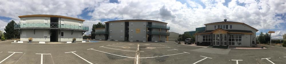 Premiere Classe Coignieres Exterior photo